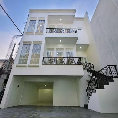 Rumah Mewah Classic Modern 3Lt dalam Cluster dekat Velodrome Rawamangun
